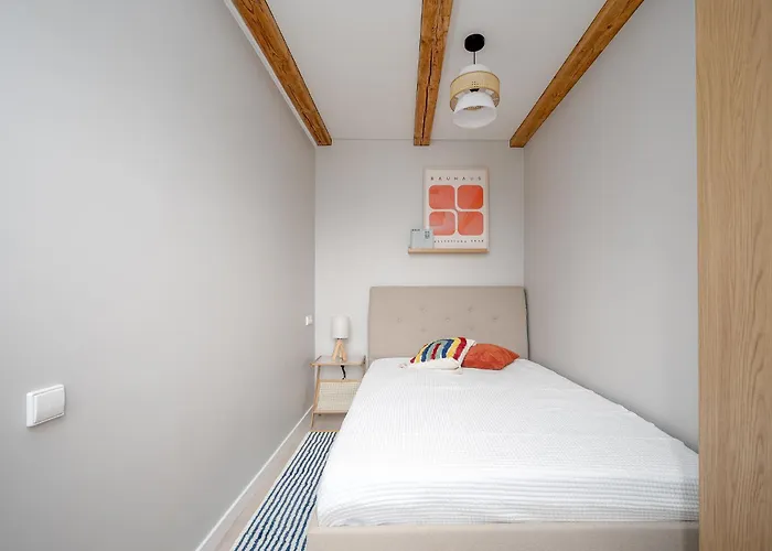 Apartment Modern 1br Free Parking Fast Wi-fi *